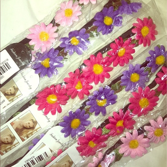 ⚫️$16⚫️ 🌼2 DAISY HEADBANDS 🌼 VARIOUS COLOR *Nwt* - Picture 1 of 6